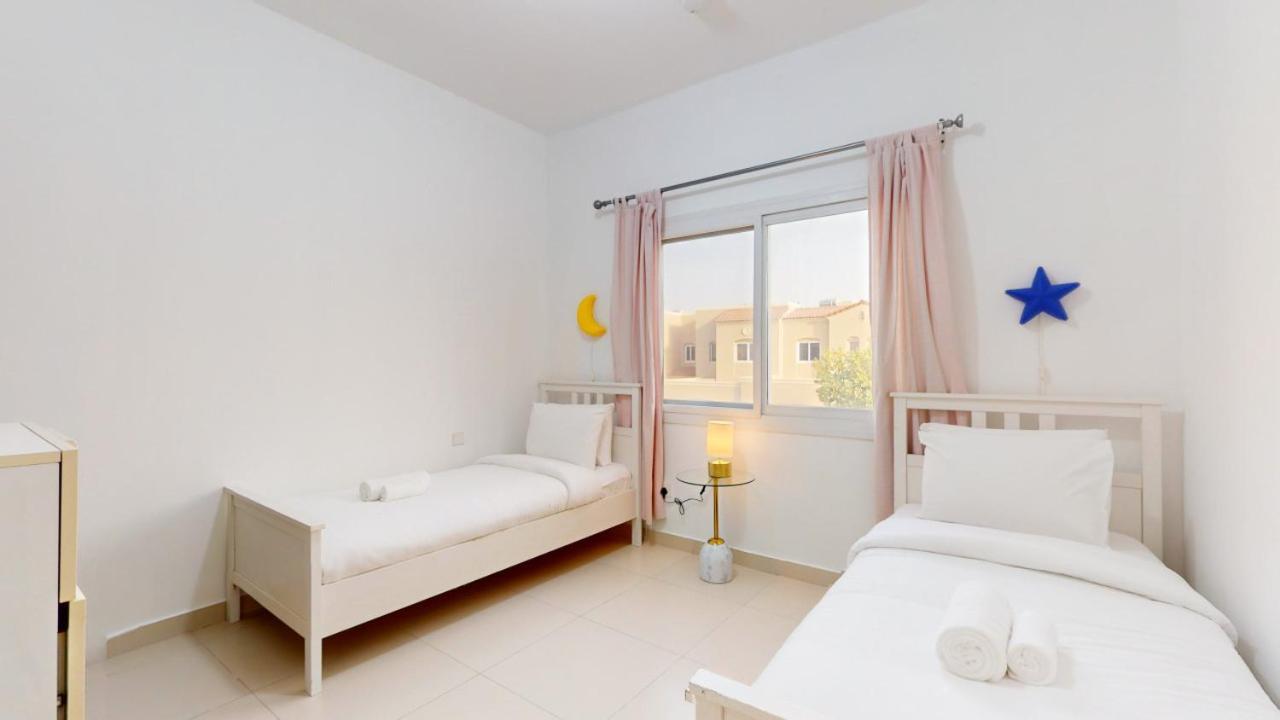 Bella Casa At Serena - Peaceful Three Bed Villa Dubai Exteriör bild