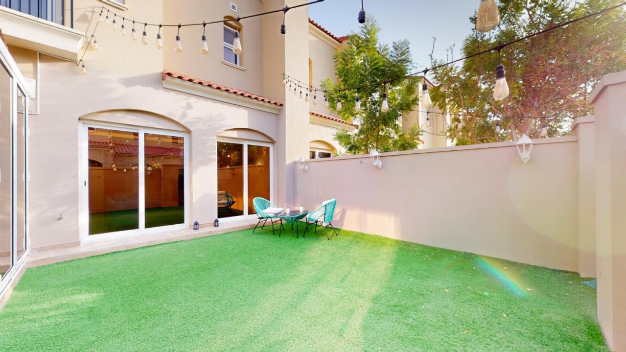 Bella Casa At Serena - Peaceful Three Bed Villa Dubai Exteriör bild