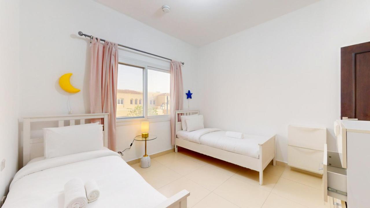 Bella Casa At Serena - Peaceful Three Bed Villa Dubai Exteriör bild